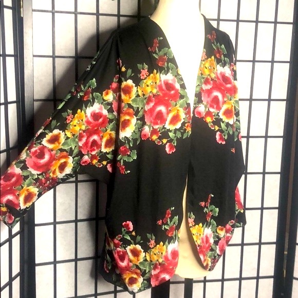 Open Floral Cardigan - Picture 3 of 7